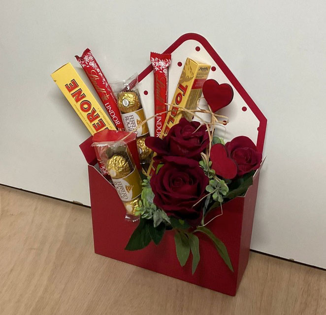 Valentine Special Box With Roses and Chocolates